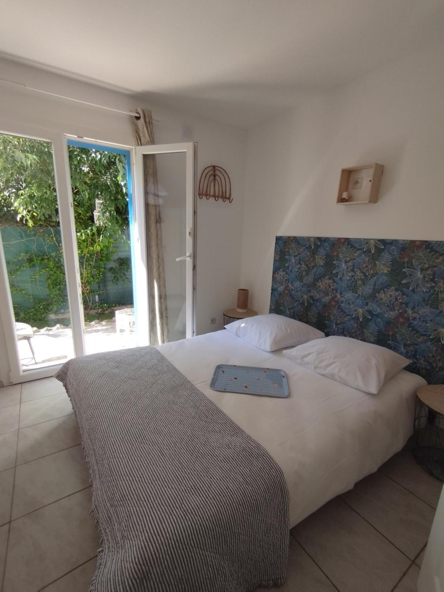 Maison D'Hotes Floribel Кан сюр Мер Екстериор снимка